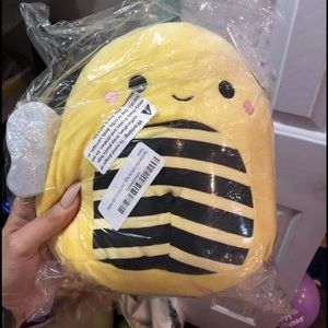 Squishmallow 8” bee